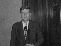 FMN_1957-07-05_131-302_FMN-16mm-00687_013_SenKennedyOnAlgeria_BROLL_HD.mov