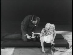 FMN_1941-04-01_043-319_MTA03008-A_CarmenMirandaSFootprintsCal.mov