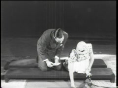 FMN_1941-04-01_043-319_MTA02535-B_CarmenMirandaSFootprintsCal.mov