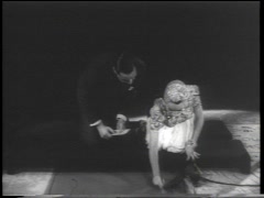 FMN_1941-04-01_043-319_MTA02153-A_CarmenMirandaSFootprintsCal.mov